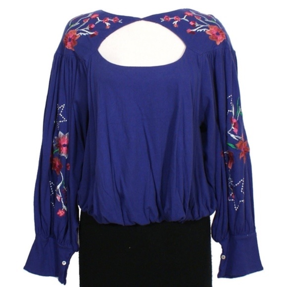 NWT Free People. Embroidered Floral Pattern Blouse - Picture 6 of 6